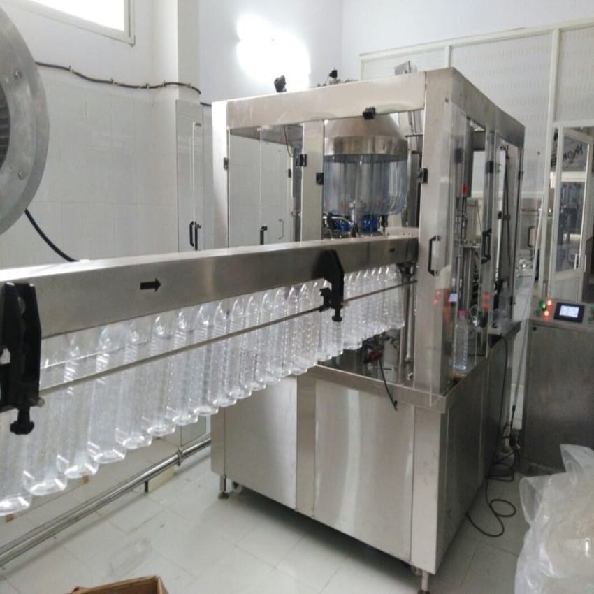 Water bottling filling and capping machine